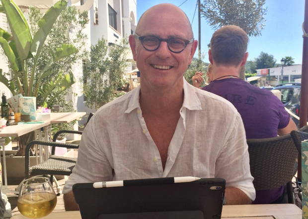 Mr. Laurens van den Bosch is bedrijfsadviseur en oprichter van Ibizabusinesstips, publiceert regelmatig over ondernemen op Ibiza